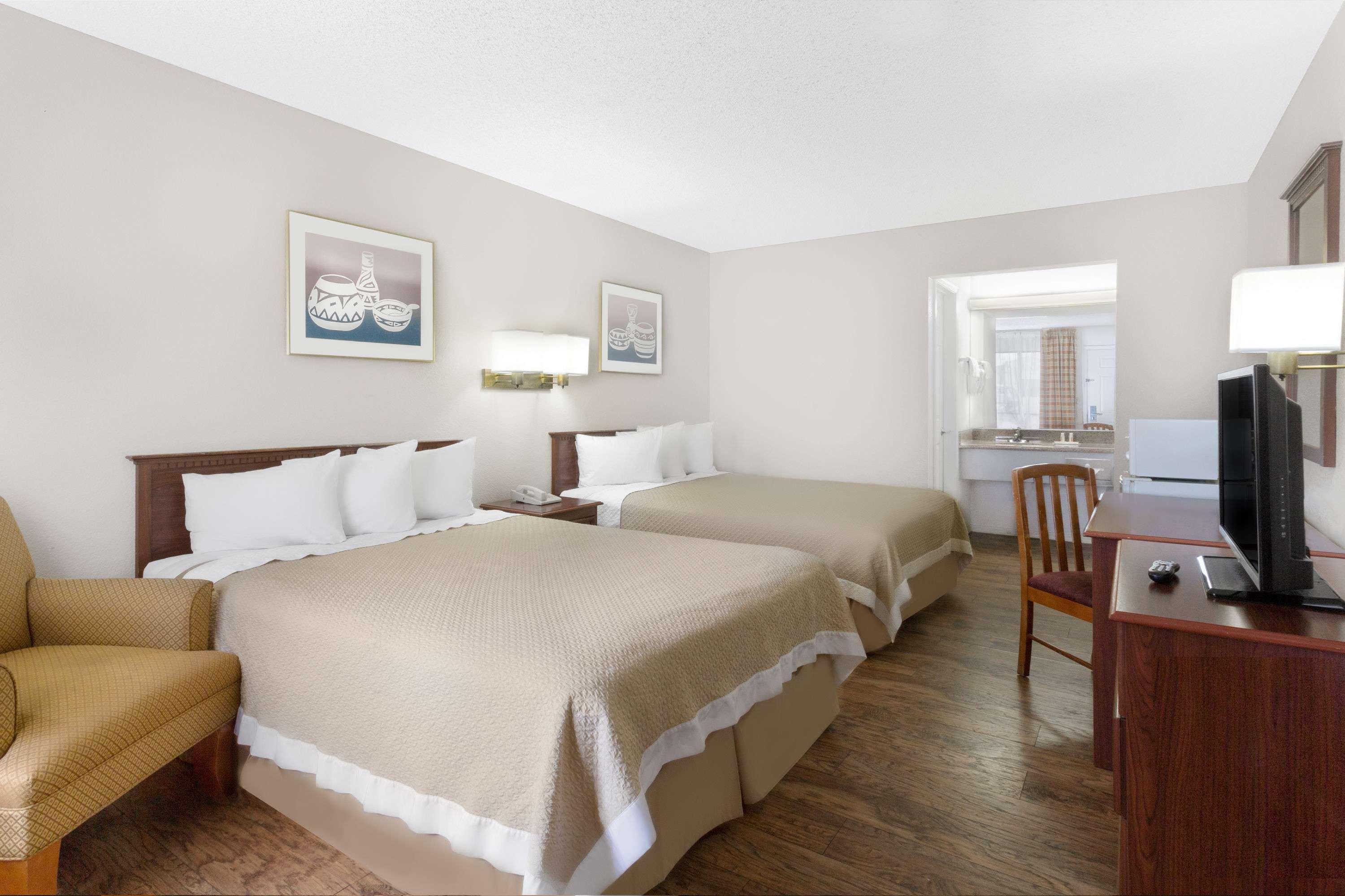 Days Inn By Wyndham Kingman West Εξωτερικό φωτογραφία